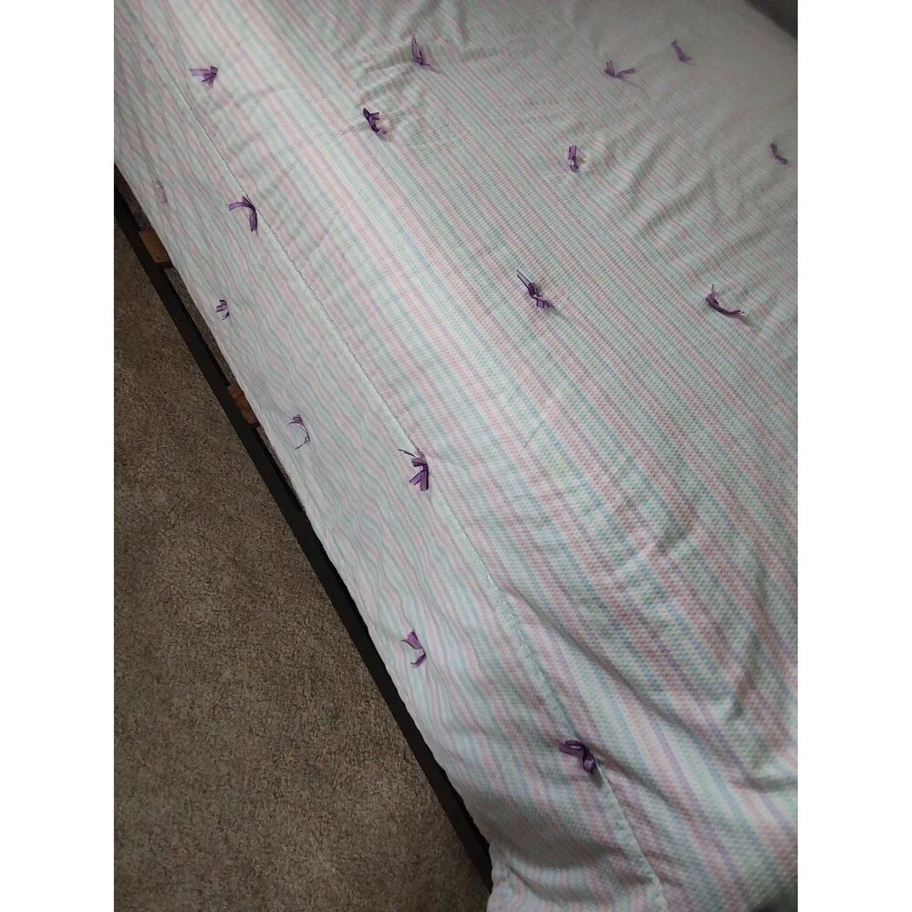 Handmade Quilted Bedspread: Striped Polyester Fabric with Purple Bows